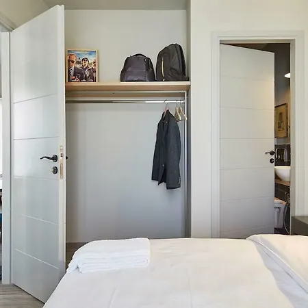 Spacious Suite W. Huge Balcony + Acropolis View-2